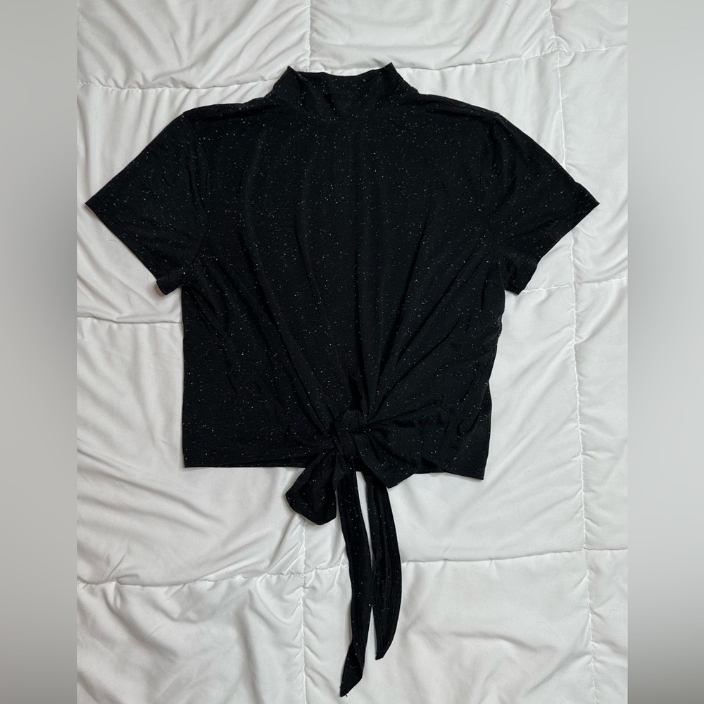 Black Lululemon shirt